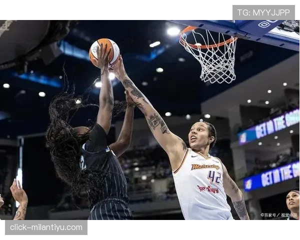 篮球比赛中换人规则详解：何时能换、如何操作？