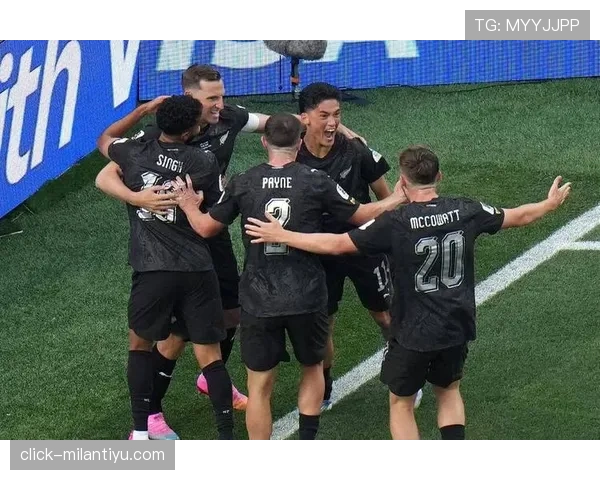 新西兰2-2伊朗后，马克斯·克罗科姆门前表现争议复盘